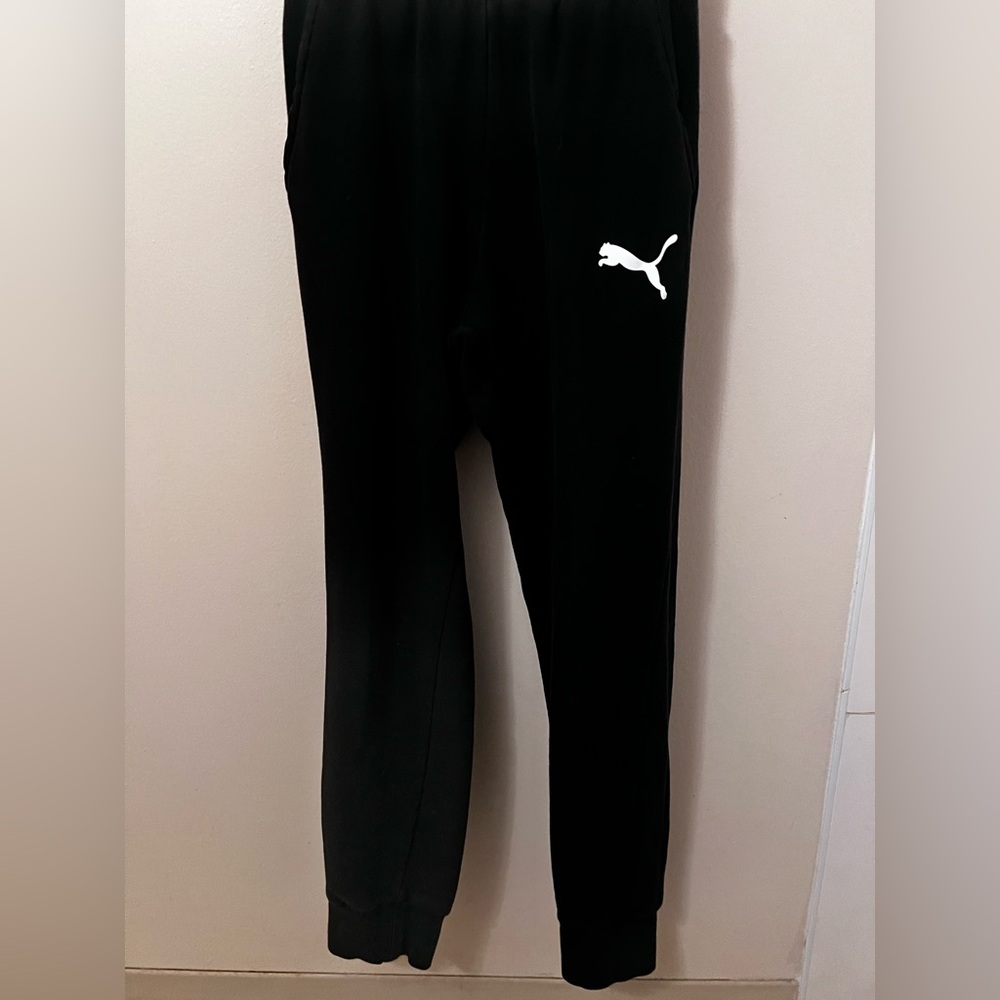 🔥3 for $8 🔥 Puma sweatpants… men’s small … EUC